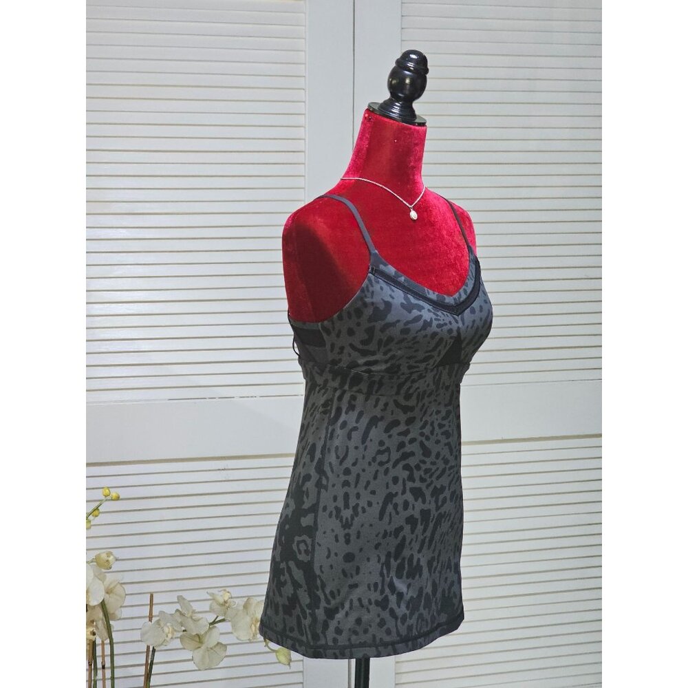 Lululemon Women's Black Animal Print Just Breathe Tank Size 6 2597 - Picture 5 of 15